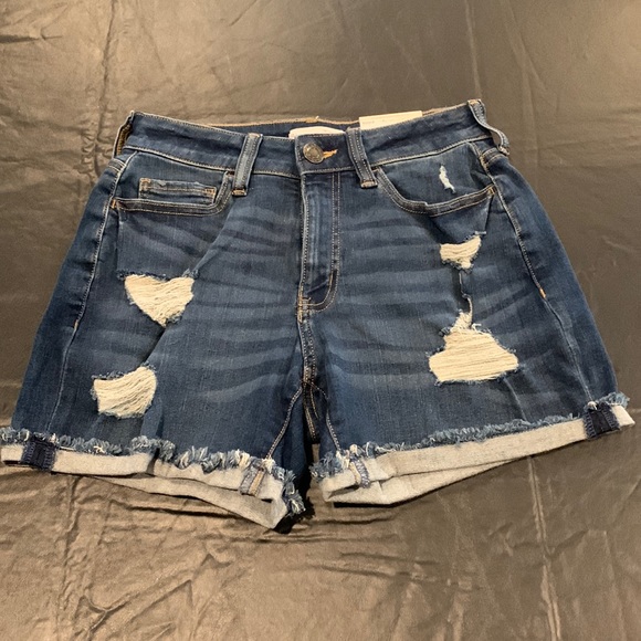 SO Pants - NWT SO high rise curvy midi shorts size 1